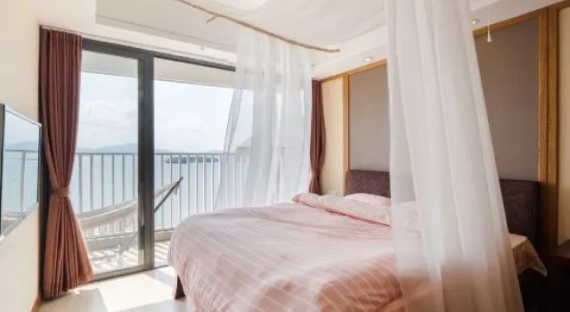 Люкс Мансарда с 2 комнатами с балконом и с видом на море Huidong Sumao Homestay (Xunliao Bay)