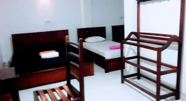 Black And White Kandy Guest House