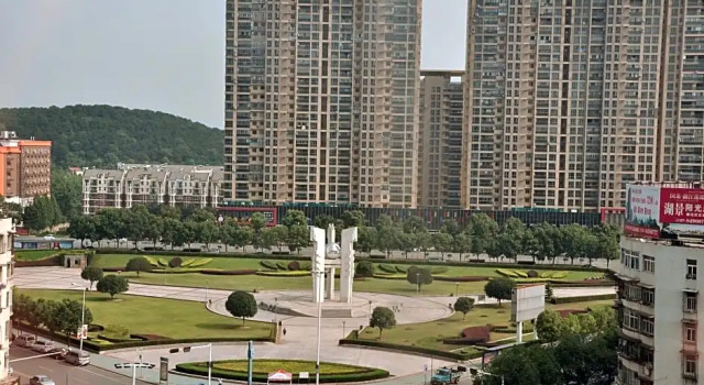 Номер Business City Comfort Inn Wuhan Caidian Square