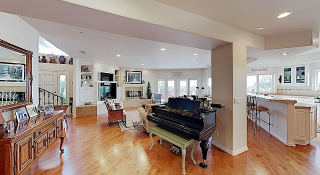 New Listing! Hillside Beach House w/ Ocean Views home, Забронировать Дом для отпуска Вентура Central Coast California, рядом с Ботанические сады Вентуры