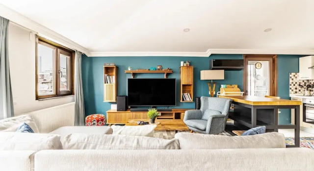 Central and Cozy Flat with Terrace in Sisli, Забронировать Отель Шишли Стамбул, рядом с Bomontiada