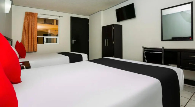 Четырёхместный номер Standard Capital O Hotel Victoria Morelia