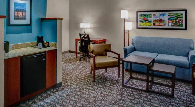 Номер Standard с видом на реку Courtyard by Marriott Riverfront New Bern