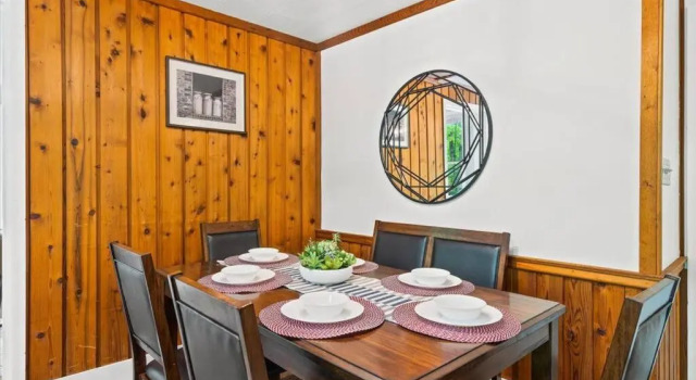 The Gingerbread House: 4 BR chalet, w/ Sunroom/Deck, sleeps 12, modern amenities, 预订 小木屋 马萨纳滕 弗吉尼亚州