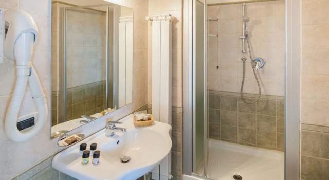 Номер Classic с балконом и с частичным видом на море Hotel Metropol