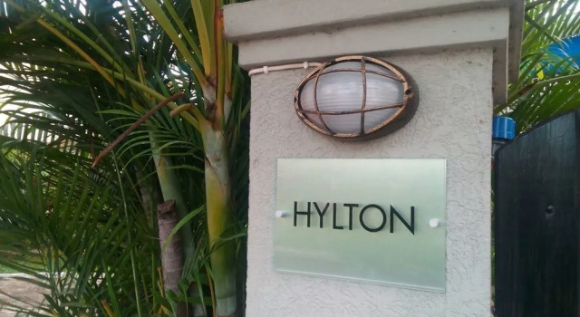 Hylton's 21 Vacation Townhouse, Rezerwuj Hotel Hotele 4-gwiazdkowe w Kingston, 4*