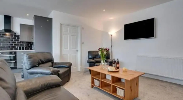 Jackson Court Apartment 2