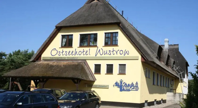 Ostseehotel Wustrow, Забронировать Отель Остзебад-Вустров земля Мекленбург-Передняя Померания