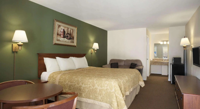 Двухместный номер Standard Super 8 by Wyndham Mifflinville Near Bloomsburg