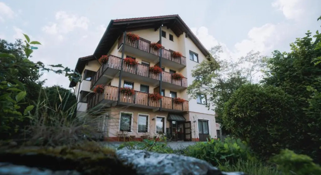 Коттедж Flair Hotel Gasthof zum Hirsch