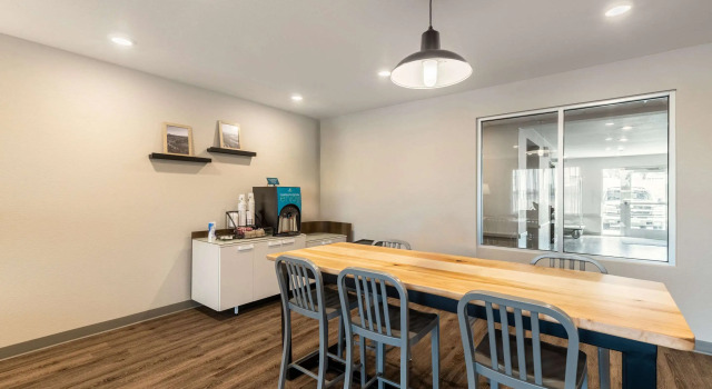 WoodSpring Suites Moreno Valley, Book Hotel Moreno Valley Californien