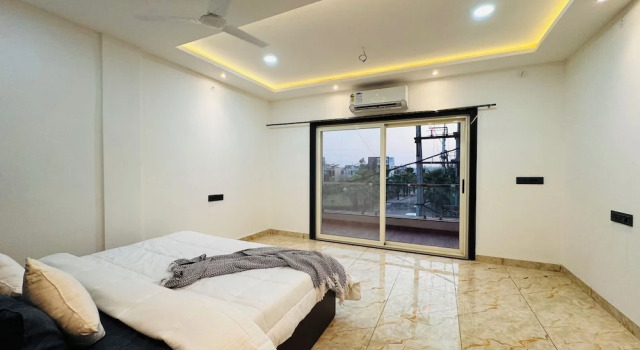 HE Azure 3BHK Bunglow Nr Apollo DB City