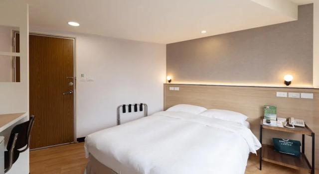 Двухместный номер Standard New World Hotel