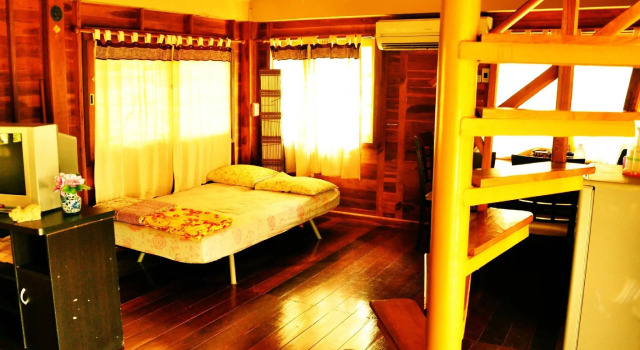 Kaengkrachan Riverside Resort And Camping