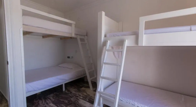 La Cocotera Boutique Hostel & Coworking, Забронировать Хостел Хостелы Тарифа, рядом с Castillo de Guzmán, Хостел