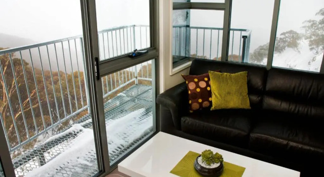 Mountain Dreaming, Book Hotel Hotham Heights Victorian High Country