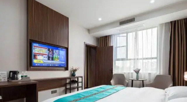 Люкс Homeinn Superior Hotel (Hefei Baohe Wanda Plaza Anhui Provincial People's Stadium)