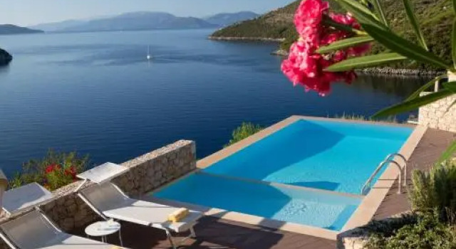 Villa Kastos - Stylish Luxury Villa with Direct Sea Access, Забронировать Вилла Отели периферии Ионических островов с парковкой, Парковка