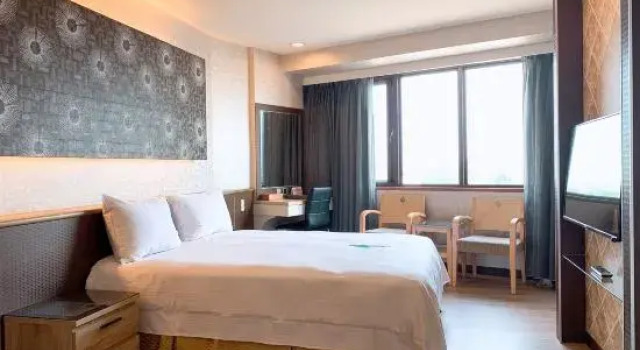 Трёхместный номер Standard Grand Earl Hotel