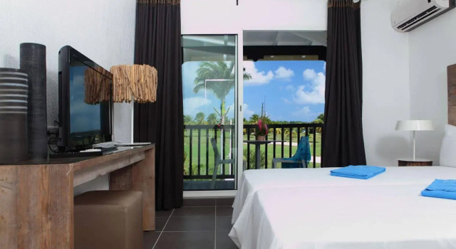 Bwa Chik Hotel & Golf, Prenota Hotel Hotel a Grande-Terre con piscina, Piscina