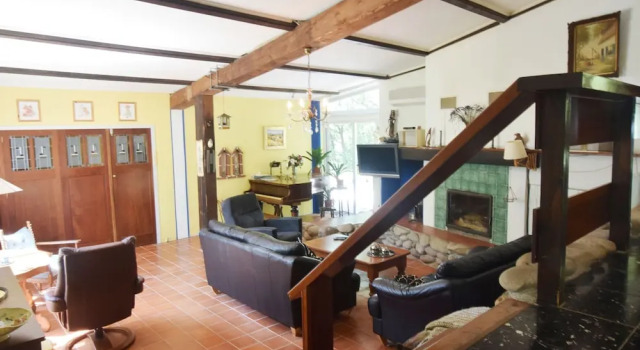 Charming Holiday Home Near River in Vallon-Pont-D'Arc