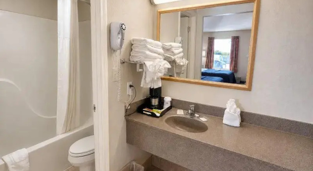 Четырёхместный номер Standard Days Inn by Wyndham Apple Valley Pigeon Forge/Sevierville
