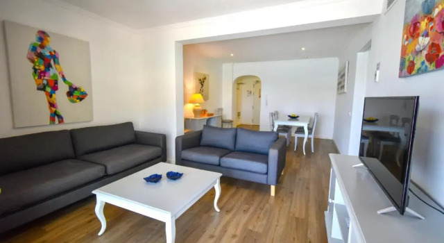 Апартаменты с видом на море Lili Apartments