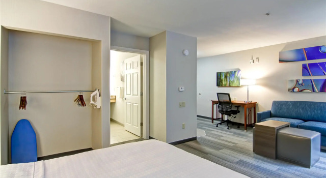 Номер Standard Homewood Suites by Hilton Stratford