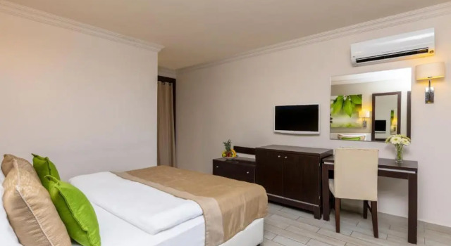 Люкс с 2 комнатами с видом на сад Marmaris Bay Resort