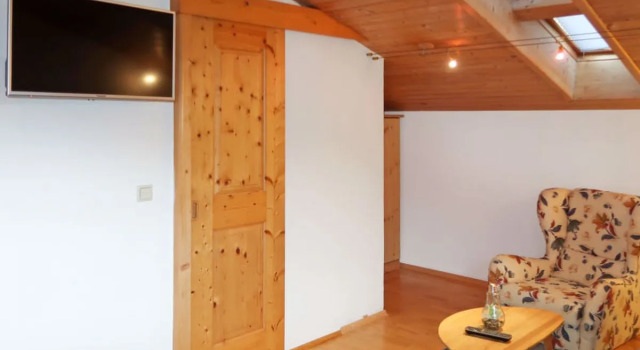Susanne (PTZ250), Book Hotel Prutz Tyrol