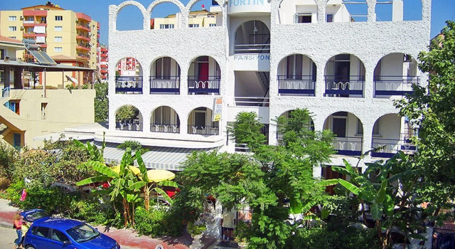 Villa Fortin Pansiyon, Забронировать Вилла Отели Кушадасы с завтраком, рядом с Kusadasi Bars Street, Завтраки