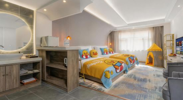 Семейный тент Oasis island · s Hotel (Dunhuang Shazhou night market)