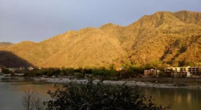 Sanidhya Inn, Rezervovat Hotel Rišikéš Uttarakhand