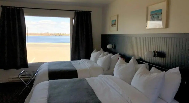 Двухместный номер Standard с видом на озеро The Bayview Motel - Fort Frances, ON - Lakeside Motel