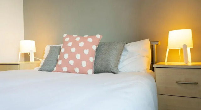 Dyzyn Living - The East Lock Business Travel Wifi Parking