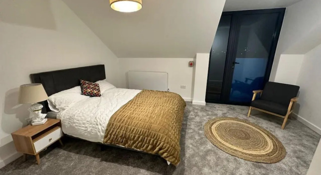 Immaculate 4-bed House Near City Airport, Boek Vakantiehuis Vakantiehuizen in Merseyside, Cottage