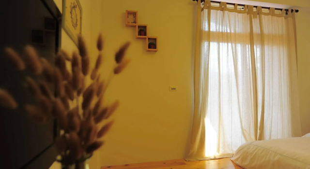Antique's home