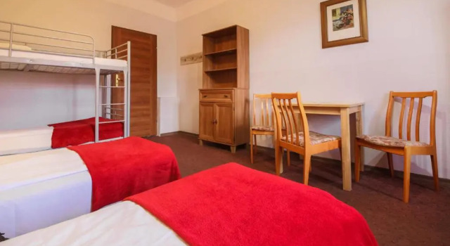 Пятиместный номер Standard Red Carpet Hostel