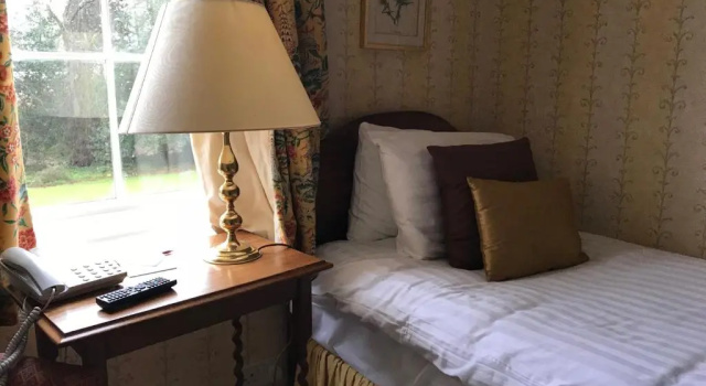 Номер Standard Stower Grange Hotel