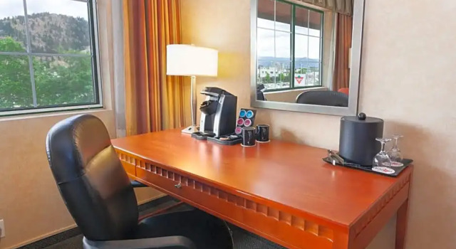 Номер Standard Hotel Kelowna & Conference Centre