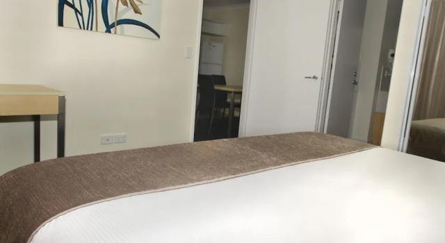 Апартаменты с 2 комнатами с балконом Perth Ascot Central Apartment Hotel Official