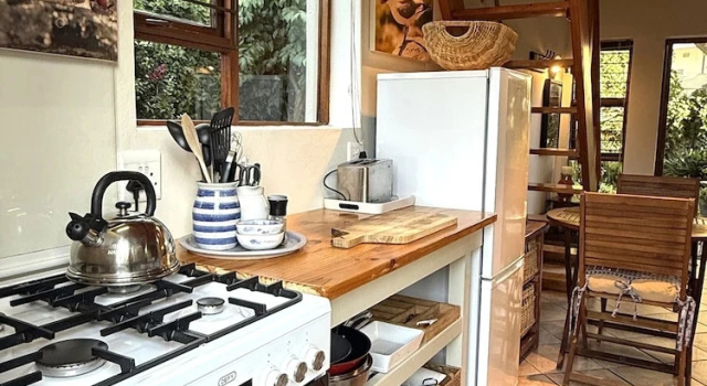 Апартаменты Theebos Anneline's Self Catering Apartments