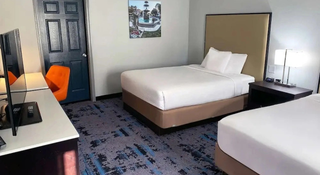 Cburg Inn & Suites, Réserver Hôtel Chambersburg Pennsylvanie