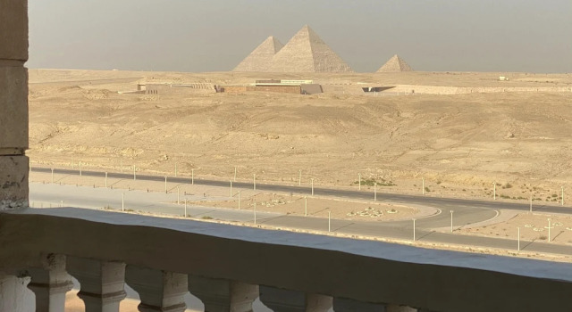 Апартаменты Luxury Royal Pyramids View