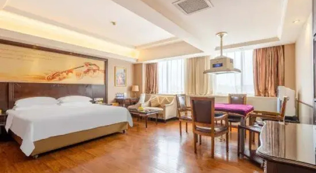Люкс Deluxe Vienna International Hotel (Dongguan Chashan, Yanxi Road)