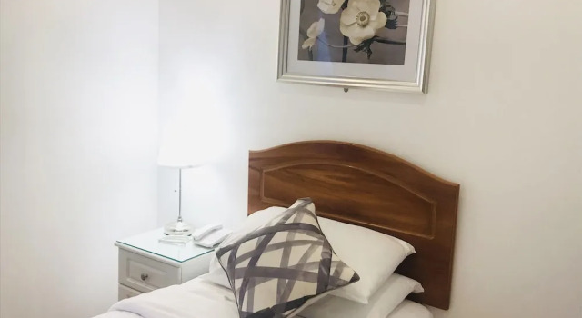 Одноместный номер Economy Dergvale Hotel