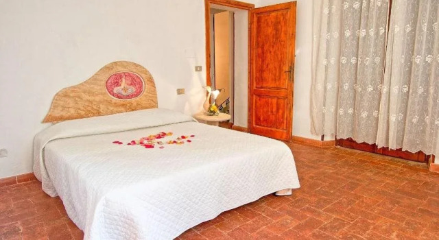 Le Sculture, Prenota Hotel Monteverdi Marittimo Toscana
