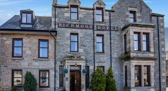 The Richmond Arms Hotel by OYO, Varaa Hotelli Hotellit Moray aamiaisella, Aamiainen