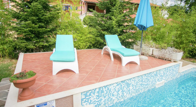 Holiday house with pool, gym and sauna for 8 people,  25 km from Rovinj