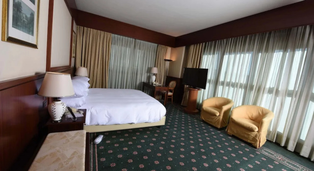 Suite i balkonem Hotel Asmara Palace